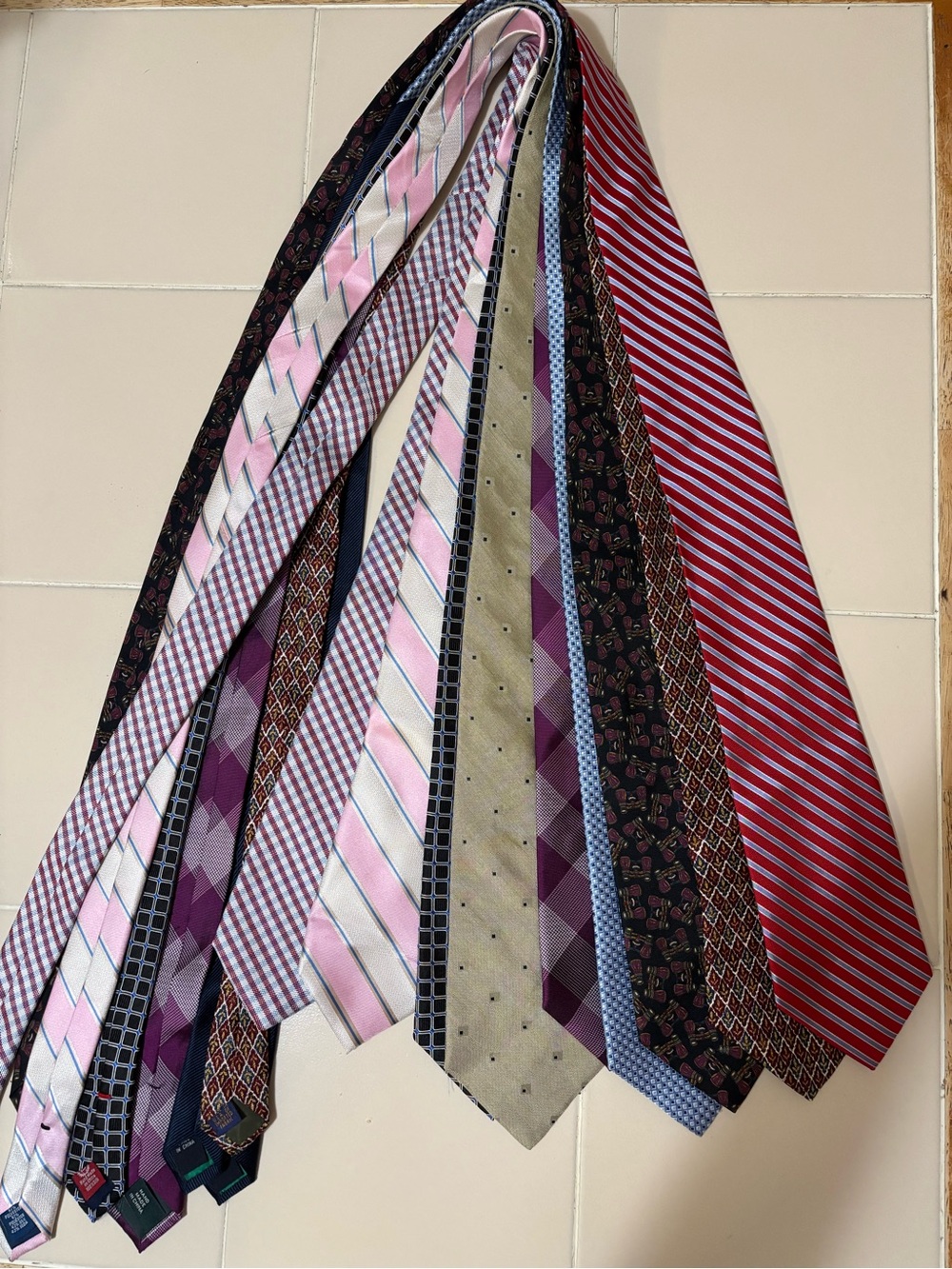 9 neck ties in excellent condition